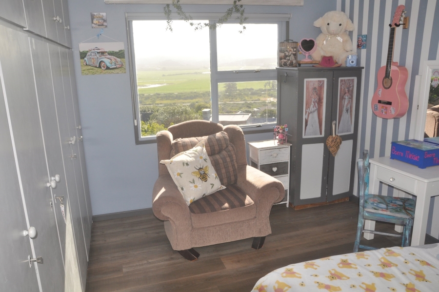 5 Bedroom Property for Sale in Fraaiuitsig Western Cape